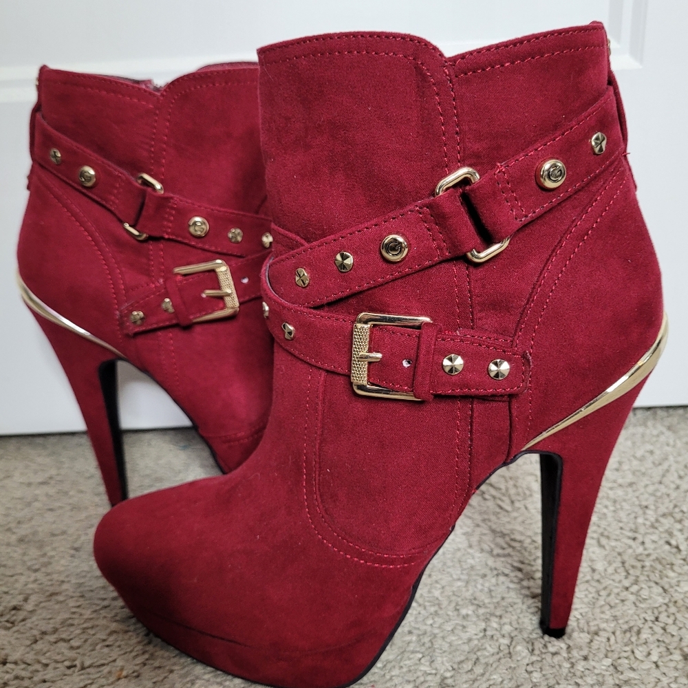 GBG Los Angeles Burgundy Suede Buckle Ankle Booties